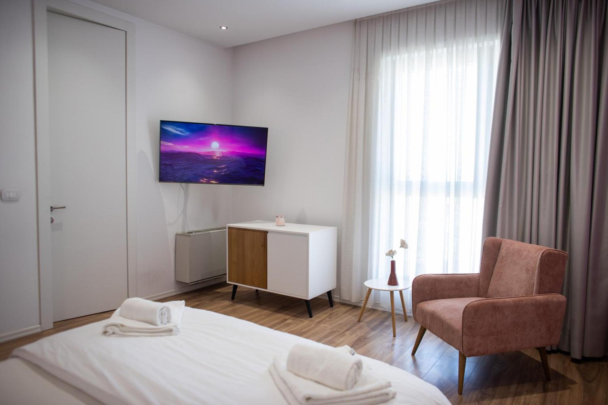 Ginger Home Tirana Bagian luar foto